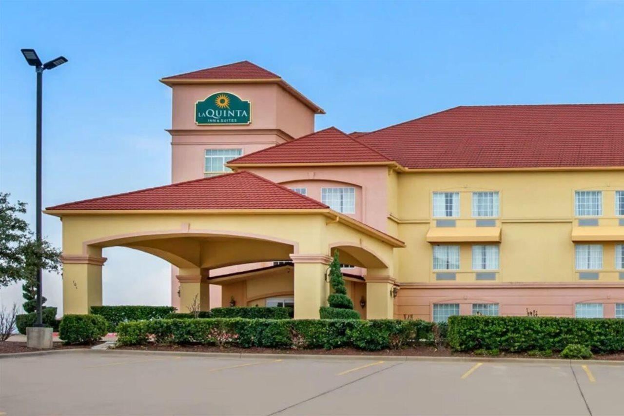 La Quinta By Wyndham Glen Rose Hotel Exterior photo