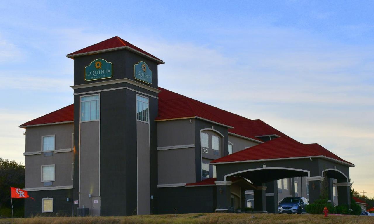 La Quinta By Wyndham Glen Rose Hotel Exterior photo